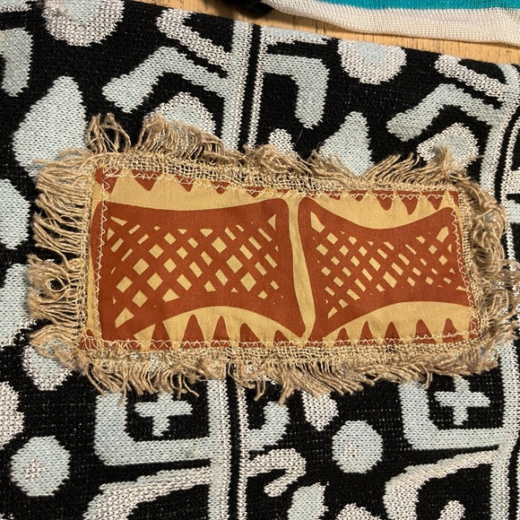 Gorgeous SAVE THE QUEEN top. Size marked Large but fits like medium. NWT. - Picture 5 of 6